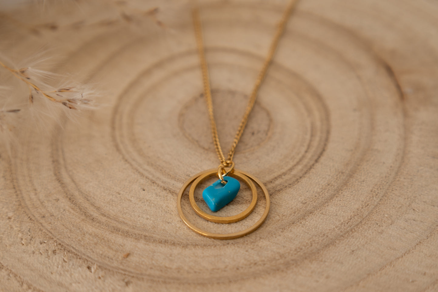 Turquoise stone circle necklace