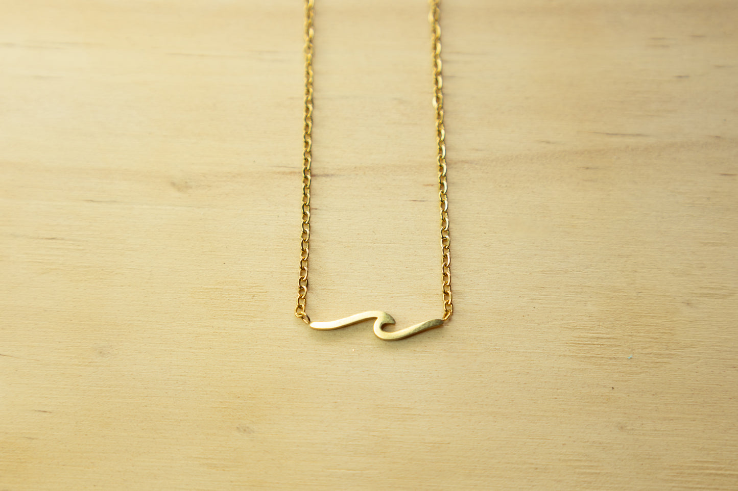 Wave necklace gold plated