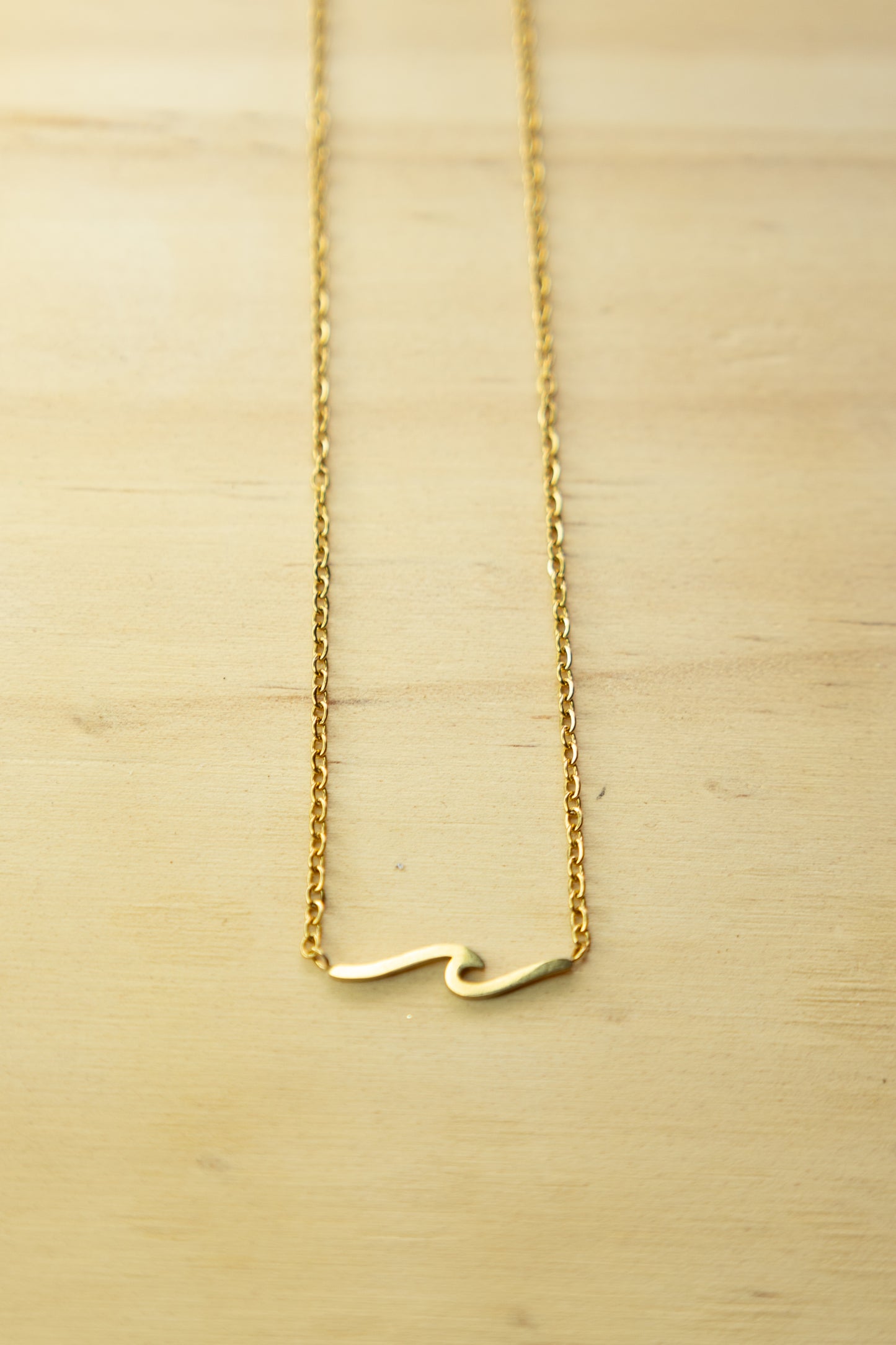 Wave necklace gold plated